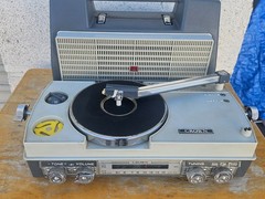 Vintage Crown STP-80F Stereo Phonograph Radio Turntable Record Player