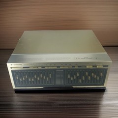 Kenwood GE-1000 graphic equalizer with time delay. 12 band EQ