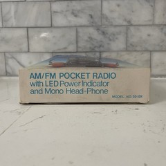 Vintage Pocket Am/FM Radio with Foam Headphones Blue New Old Stock