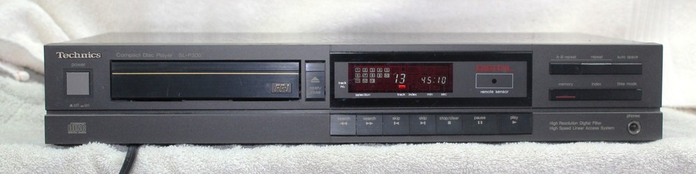 Technics Compact Disc Player SL-P300 1986 Good Codition with remote & RCA Cable