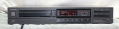 Technics Compact Disc Player SL-P300 1986 Good Codition with remote & RCA Cable