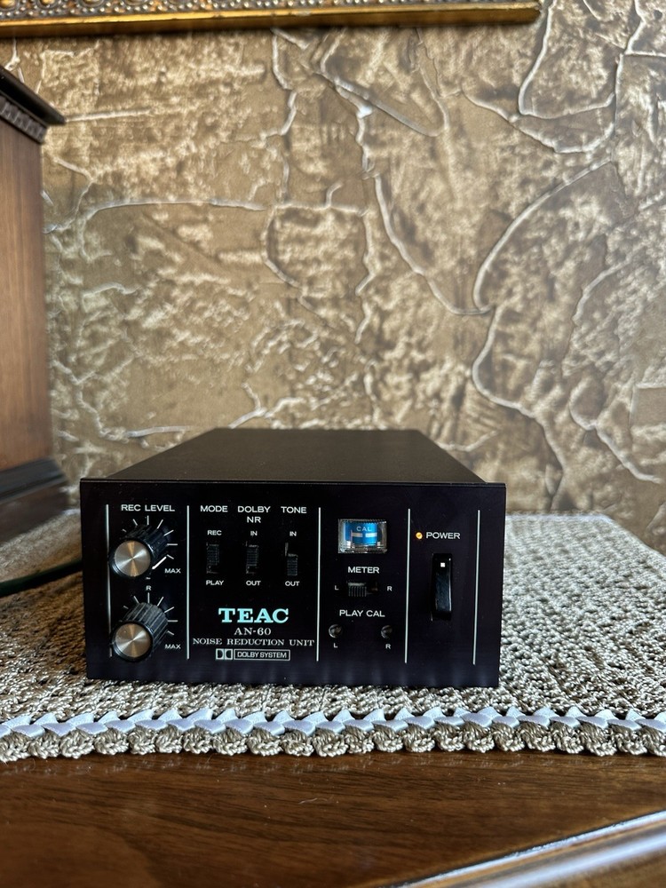 Vintage TEAC AN-60 Dolby B Noise Reduction Unit Stereo NR Processor Powers On