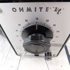 Vintage Ohmite VT4-F Variable Transformer 3.5 amp POWERS ON – NOT TESTED Clean