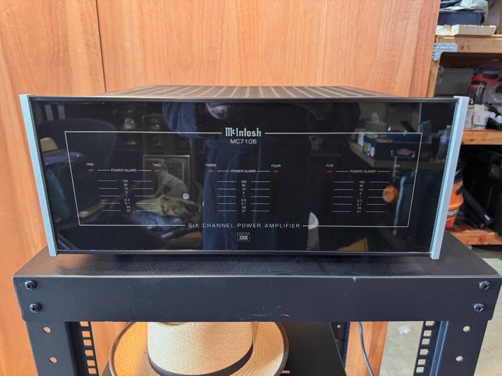 McIntosh MC7106 6 Channel Solid State Amp Amplifier w/ LED VU Meters – THX Rated