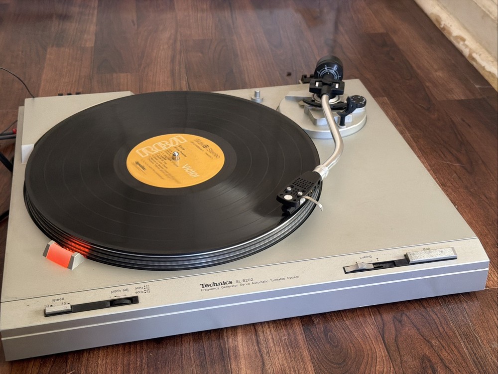 Vintage 1981 Technics SL-B202 Servo Automatic Turntable Fully Functional 👍