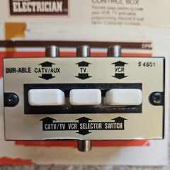 Vintage Master Electrician CATV TV VCR Selector Switch Video Control Box 4801