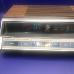 Vintage GE General Electric 7-4662B AM/FM Clock Radio Touch Control Woodgrain