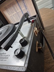 VINTAGE RECORD PLAYER MODEL 910 MADE BY HAMILTON ELECTRIC Works Needs Needle