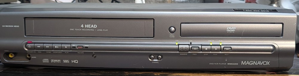 Magnavox MWD2205 DVD VCR Combo VHS Player Recorder -Tested Working – No Remote