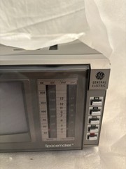 Spacemaker Kitchen Companion GE TV/Radio 5” B&W FM/AM 7-7650 Original Box
