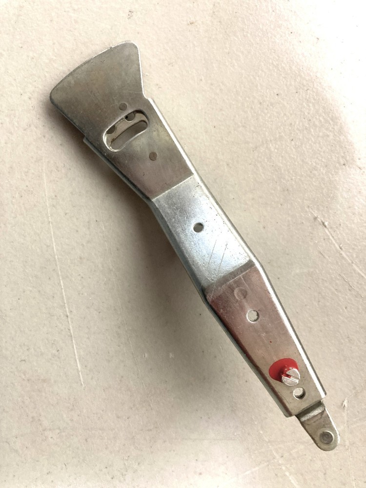 Dual 1219. 1229 Vintage Turntable – MAIN LEVER Original part # 220 933