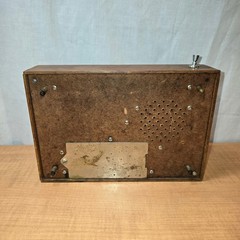 Vintage AM/FM Transistor Radio Remembrance MCM 10″x7″ Woodgrain