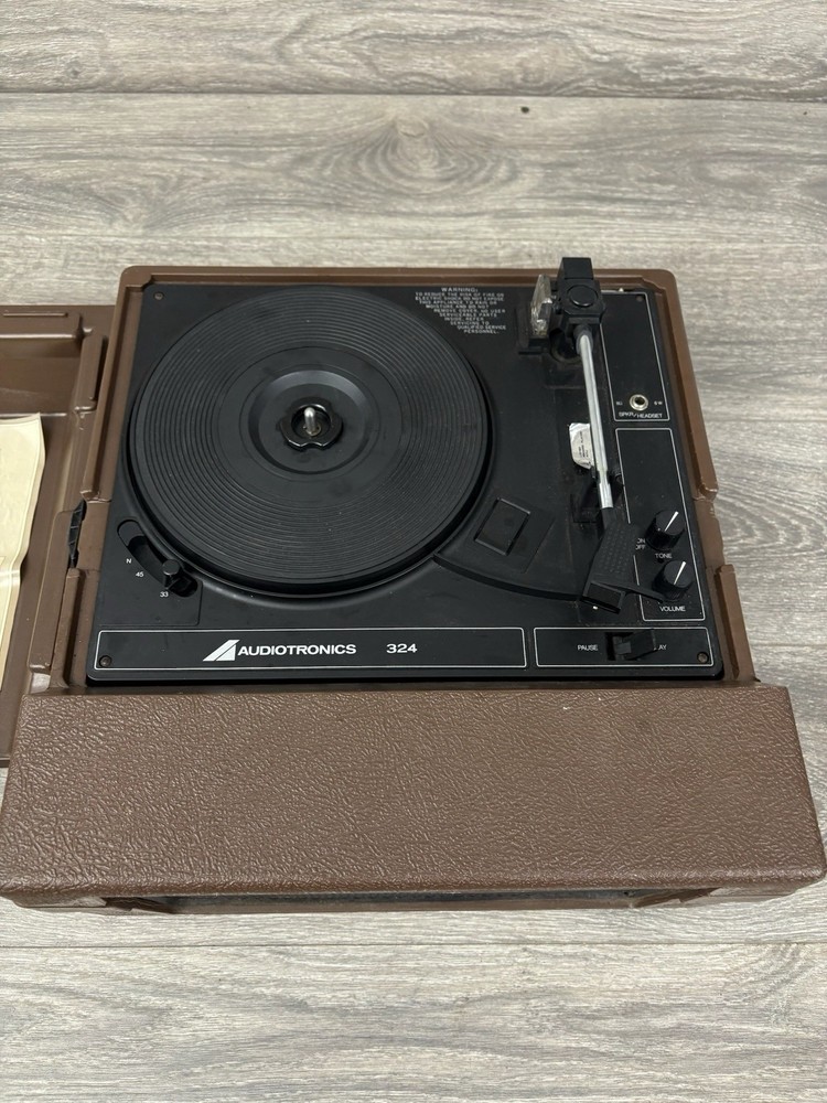 Rare Audiotronics 324 Portable Turntable Record Player
