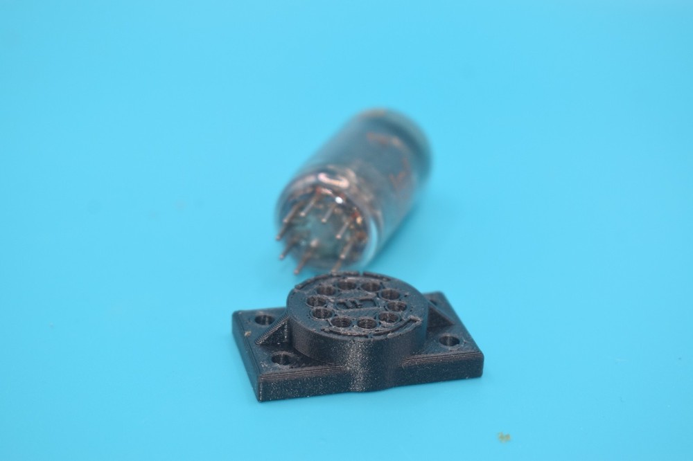 Vacuum Tube 9 Pin Straightener / Stand | With Mounting Holes