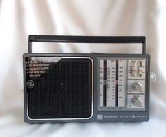 General Electric 4 Band Receiver TV /WB/AM/FM Radio Model # 7-2945