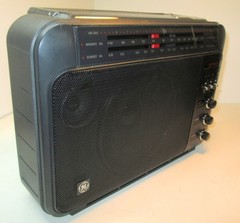 GENERAL ELECTRIC 7-2887A SUPERADIO AM/FM LONG RANGE HI PERFORMANCE RADIO