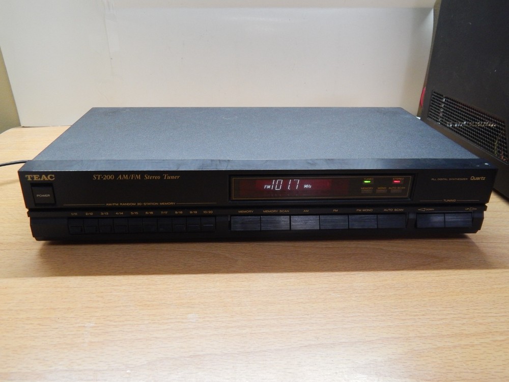 TEAC ST-200 AM/FM STEREO TUNER – TESTED AND WORKING!!