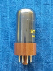 NOS NIB Sylvania 6V6GTA Vacuum Tube USA VTG – Brown Base Smoked Glass Gm Tested