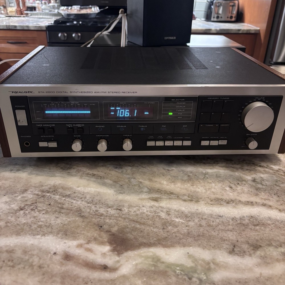 Realistic STA-2600 Digital Synthesized AM/FM Stereo Receiver