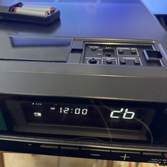 Sony Betamax Video Cassette Recorder SL-3030 Powers On for parts/repair