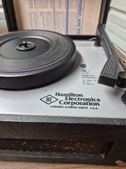 VINTAGE RECORD PLAYER MODEL 910 MADE BY HAMILTON ELECTRIC Works Needs Needle