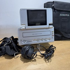 Audiovox VBP2000 Portable VHS Player 5” LCD Screen w/ Bag Cords For Parts Not Wo