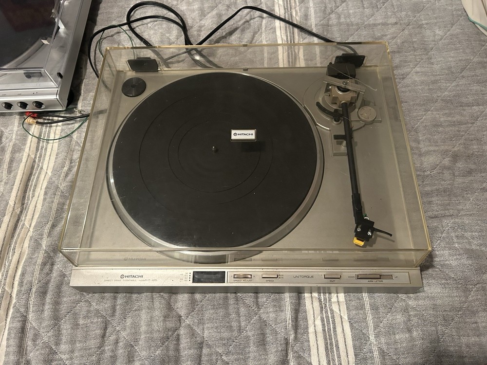 Hitachi HT-40S Direct Drive Turntable with replaced stylus Made in Japan, tested