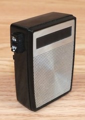 Unbranded Vintage Small 2″ (inch) Mini Portable Speaker w/ 2.5 to 3.5mm Jack