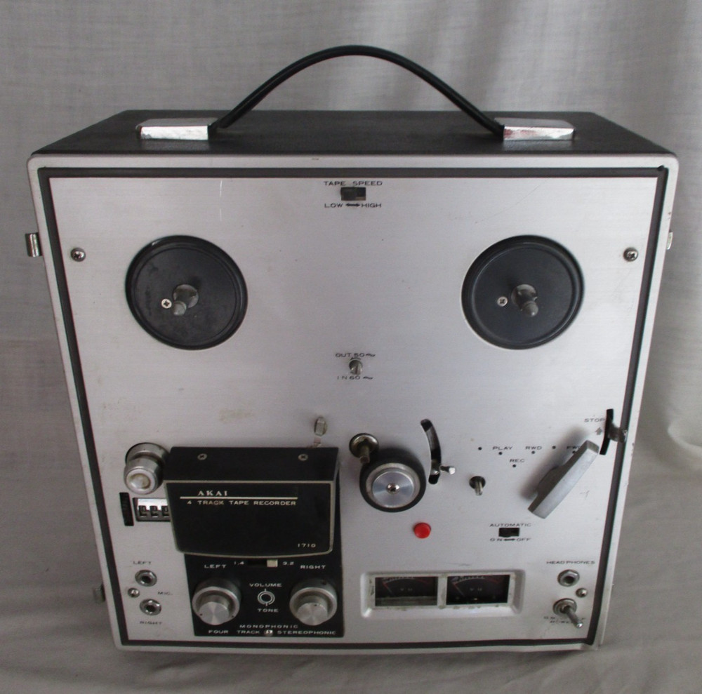 ORIGINAL Akai 1710W Reel to Reel Tape Player TURNS ON