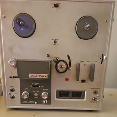 AKAI 1710W four track stereo mono reel to reel – SPEAKERS – ORIGINAL BOX – BOOK