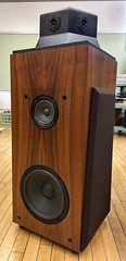 DBX SF1A SPEAKERS WITH MODEL 1A CONTROLLER GREAT CONDITON