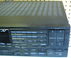 Vintage KENWOOD AUDIO/VIDEO STEREO RECEIVER KR-V87R.. Powers up/ Lights up/