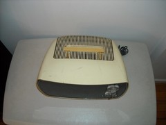 Vintage Philco SPACE AGE TV POWERS UP DISCOLORED & STAINED
