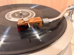 Technics SP-25 DD Turntable w/plinth and Syntec S-220 Piezo PU-420 Tonearm