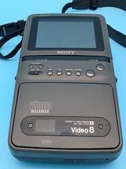 Sony Video Walkman GV-200 Video TV Recorder Video 8 – For Parts or Repair