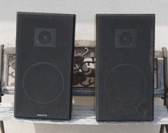 1980’s Sanyo SS-340 26″ Home Audio Floor Standing Walnut Speaker Pair 8 Ohm