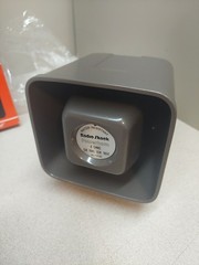 VINTAGE RADIO SHACK 4″ Powerhorn Water-Resistant Indoor/Outdoor Speaker 40-1235