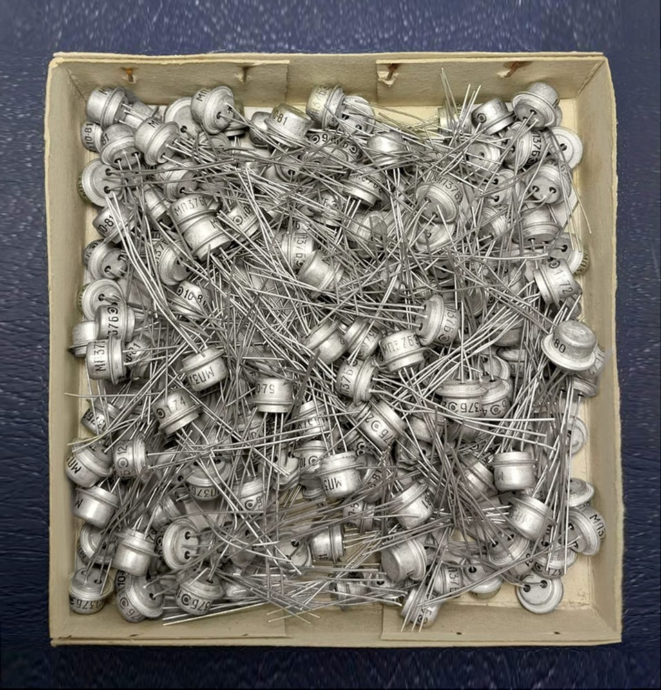 50pcs Germanium Transistor NPN MP37B (T322N 2SD37 2SD75) Tone Bender Fuzz USSR