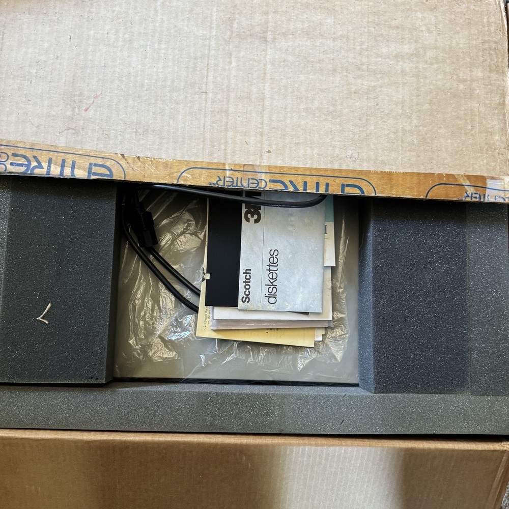Vtg IBM 5150 Pc Computer W/ Original Box,software & Paper Work Untested