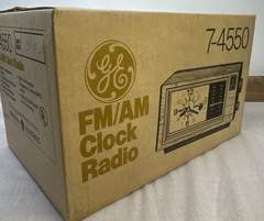 VTG GE GENERAL ELECTRIC AM/FM CLOCK RADIO MODEL 7-4550 NEW IN BOX RARE