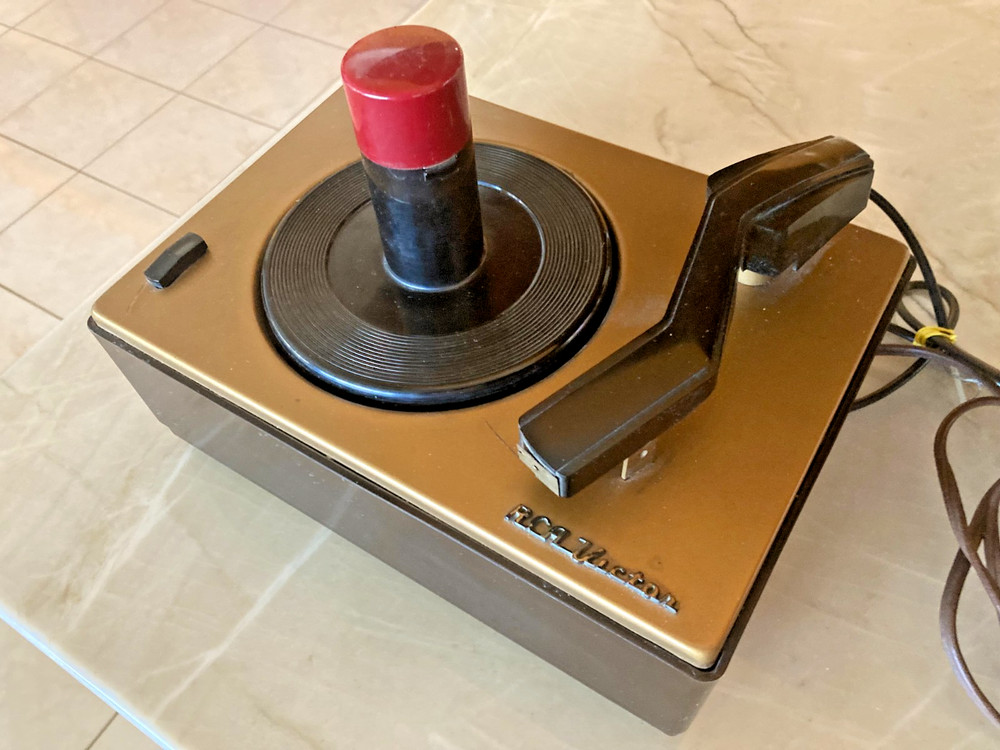 VINTAGE RCA VICTOR 1950 TURN TABLE MODEL 45 J-2. 1 OWNER. WORKS. “NICE”