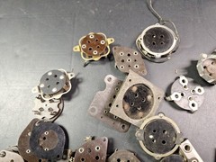 Vintage 4-pin Vacuum Tube Sockets Assorted 01A