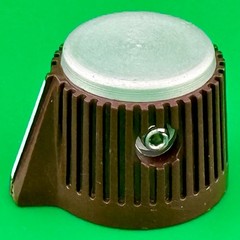 (1) VINTAGE CONTROL KNOB BROWN /Alum FACE ~ 7/8″ Dia 3/4″ Height, 1/4″ Shaft