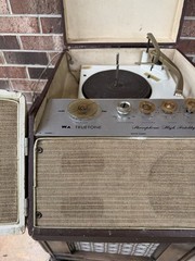 🍊Vintage 1960s Truetone FM/AM Stereo & Record Player | Model 4DC6245 SAVE ME!