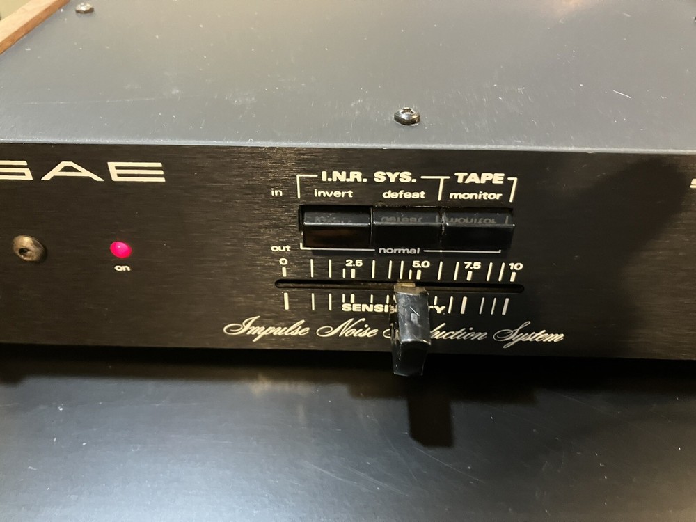 Vintage SAE 5000 Impulse Noise Reduction System, Reduces Vinyl Record Clicks