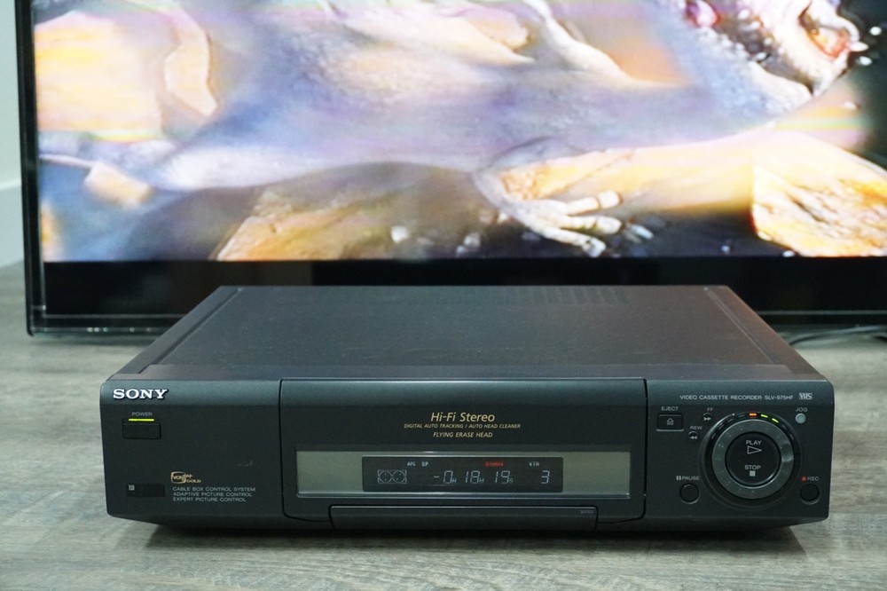Sony SLV-975HF 4-Head HiFi Stereo Digital VCR VHS Cassette Player/Recorder (904