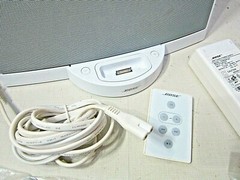 BOSE Sound Dock Digital Music System w AC adapter & remote FOR PARTS NOT WORKING
