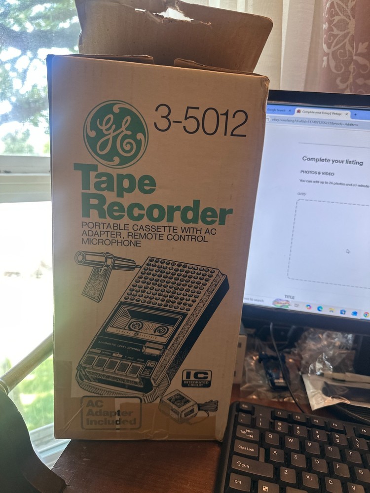 Vintage GE Portable Tape Recorder with AC adaptor Model 3-5012A untested
