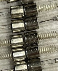 Lot of 50 Littlefuse Slo-Blo 2 Amp 250VA 313 3AG Glass Body Fuses NOS! Audio