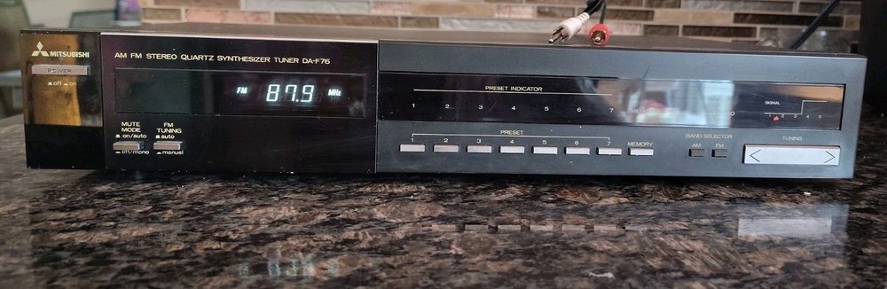 Vintage Mitsubishi DA-F76 AM/FM Stereo Quartz Synthesizer Tuner -Tested/Working